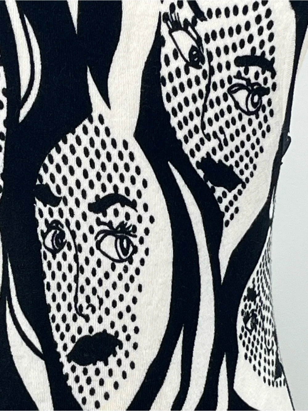 Elizabeth New York Black White Graphic Pop Art Face Print Sleeveless Top Small